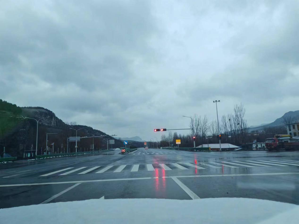 S103濟棗線市中紅符路口南至濟南泰安界段旅游公路項目信號燈、電警、監(jiān)控施工